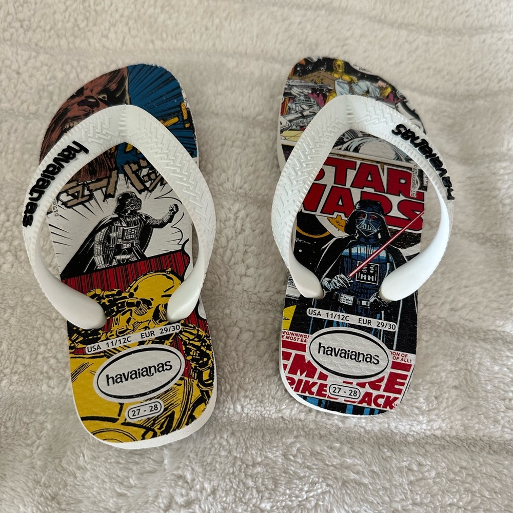 Product Details
Sole Material
Rubber
Outer Material
Rubber
Closure Type
Slip On